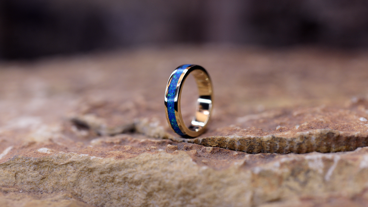 handmade ashes ring UK cremation jewellery. Circle