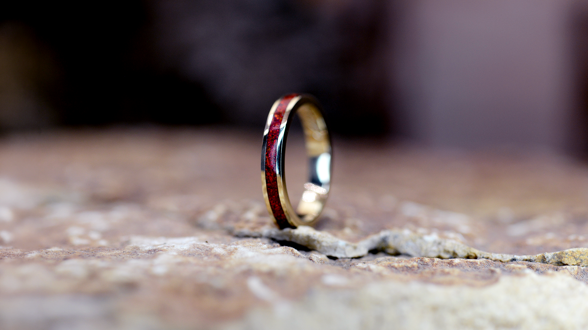 handmade ashes ring UK cremation jewellery. Circle