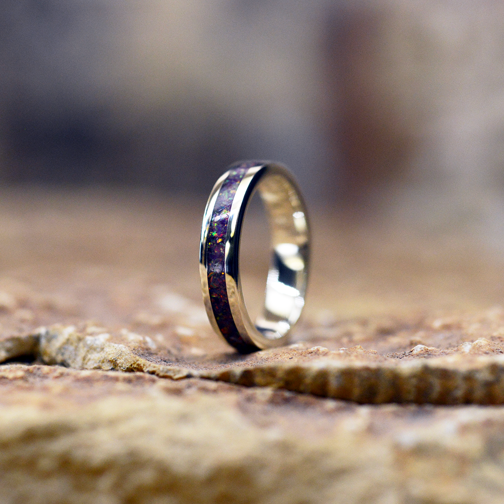 handmade ashes ring UK cremation jewellery. Circle