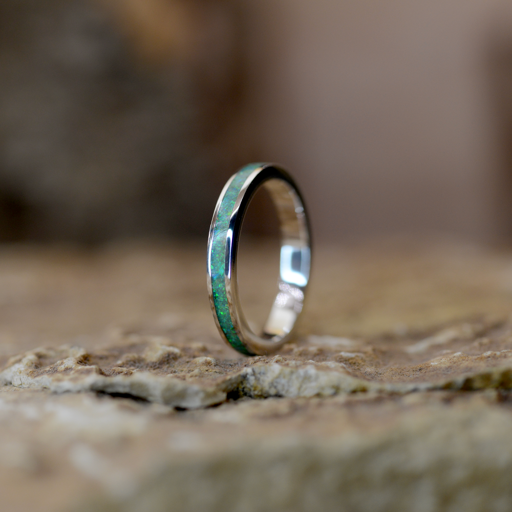 handmade ashes ring UK cremation jewellery.